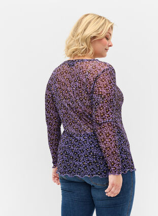 Blouse moulante en mesh avec motif floral, Purple AOP, Model image number 1