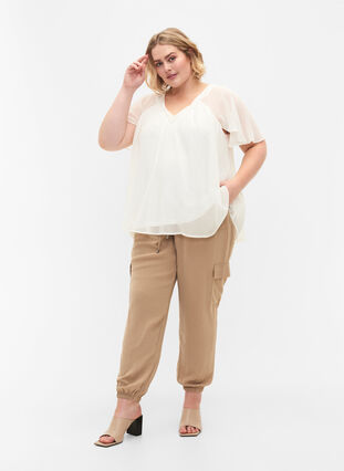 Effen blouse met vleermuismouwen en v-hals, Warm Off-white, Model image number 2