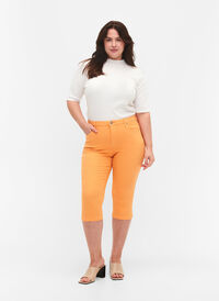 Pantalon capri Emily ajusté, Mock Orange, Model