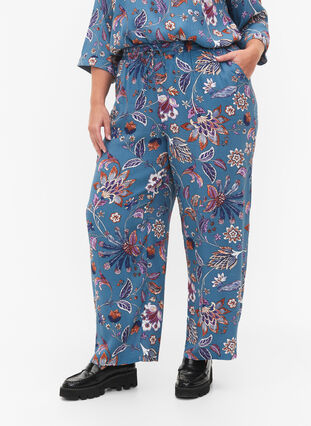 Pantalon ample en viscose avec imprimé, Smoke Blue Paisley, Model image number 2