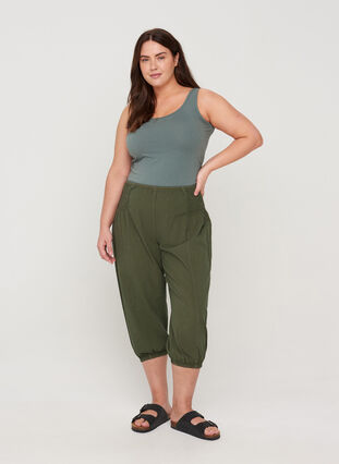 Pantalon 3/4 ample avec détail en smock, Ivy Green, Model image number 0