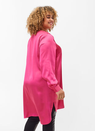 Lang glanzend shirt met split, Pink Flambé, Model image number 1