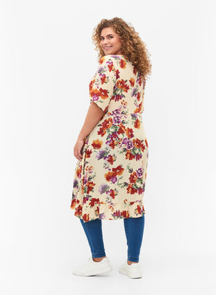 Robe portefeuille à imprimé floral et à manches courtes, Buttercream Vintage, Model image number 1